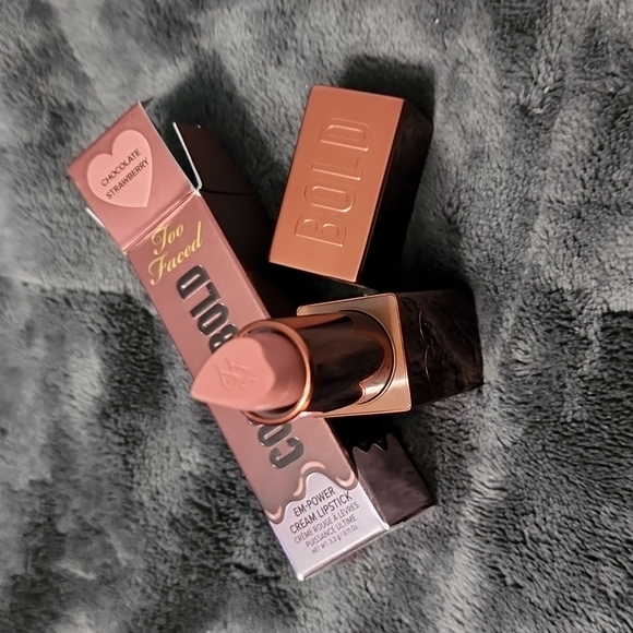 Too Faced Lady Bold x 2 Lipstick Set - Picture 7 of 7